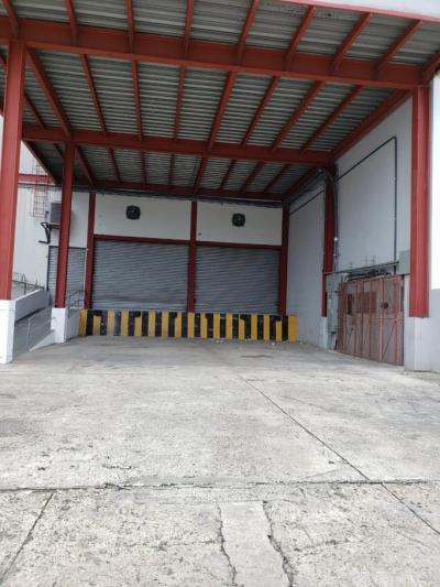 136992 - Costa del este - warehouses