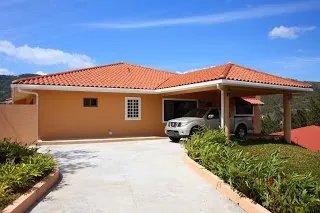 Gran casa con excelentes vistas a la monta