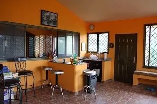 Gran casa con excelentes vistas a la monta