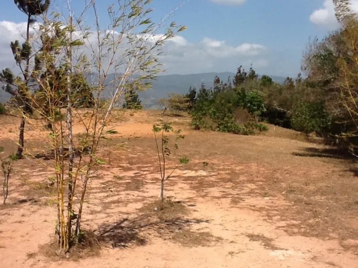 Impresionante vista lote en el pueblo de monta