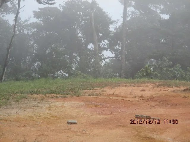 Lote con vista estupenda y espacio plano de construcci