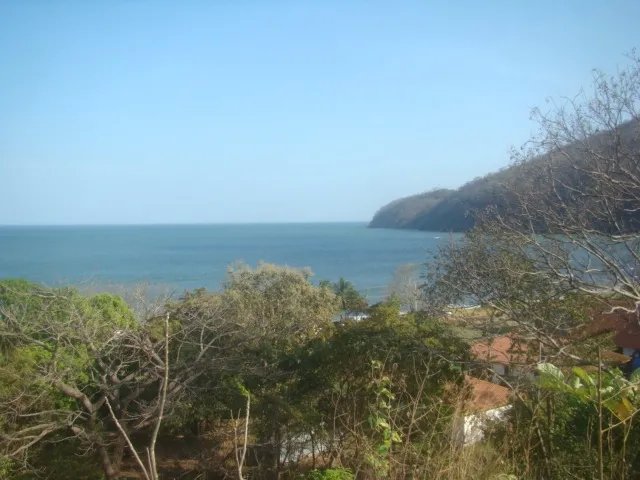 Lote con vista al mar