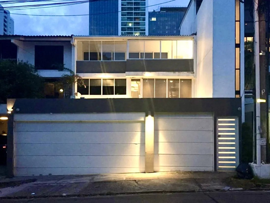 En expansión, 4 dormitorios, parque y frente al mar casa, en el corazó...