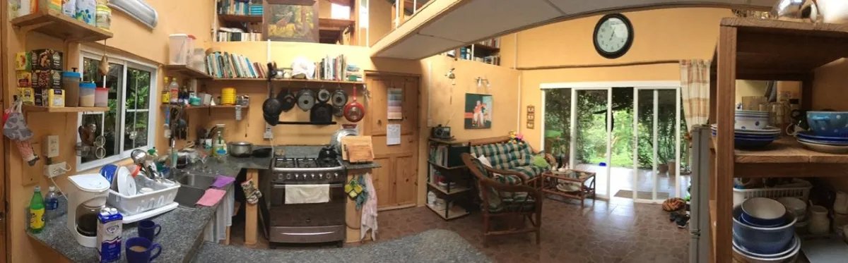 La casa perfecta para los amantes de la naturaleza con jardines de per...