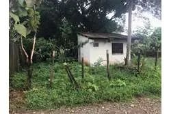 Terreno en playa reina de 1370 m2 titulada