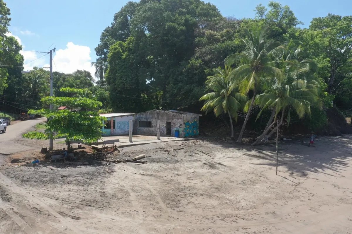 Propiedad frente al mar en venta, en playa el pueblo, santa catalina, veraguas.
