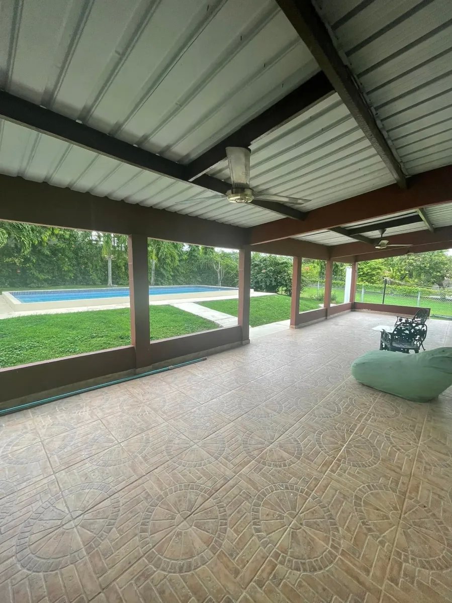 Se alquila casa en coronado