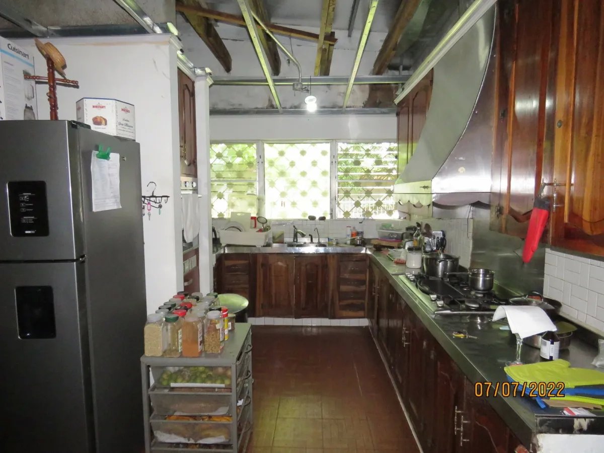 Gran casa familiar junto al centro comercial terronal en zona comercia...