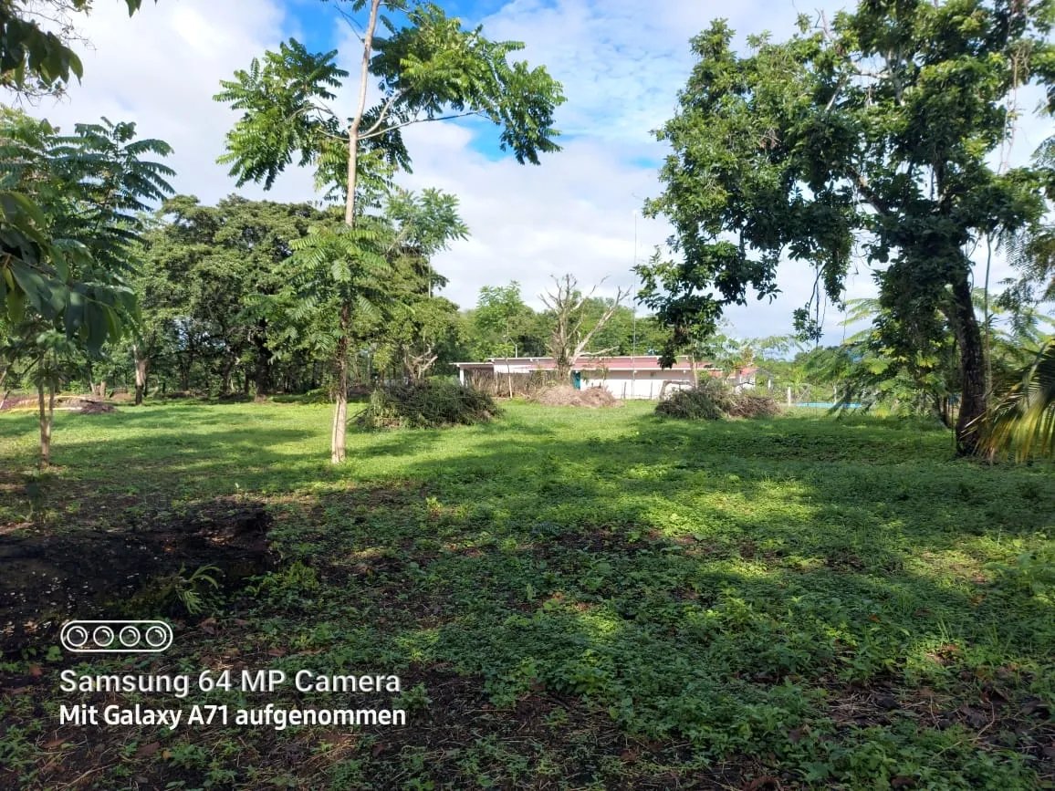 Lote plano cerca del pueblo y la playa de las lajas, chiriqui
