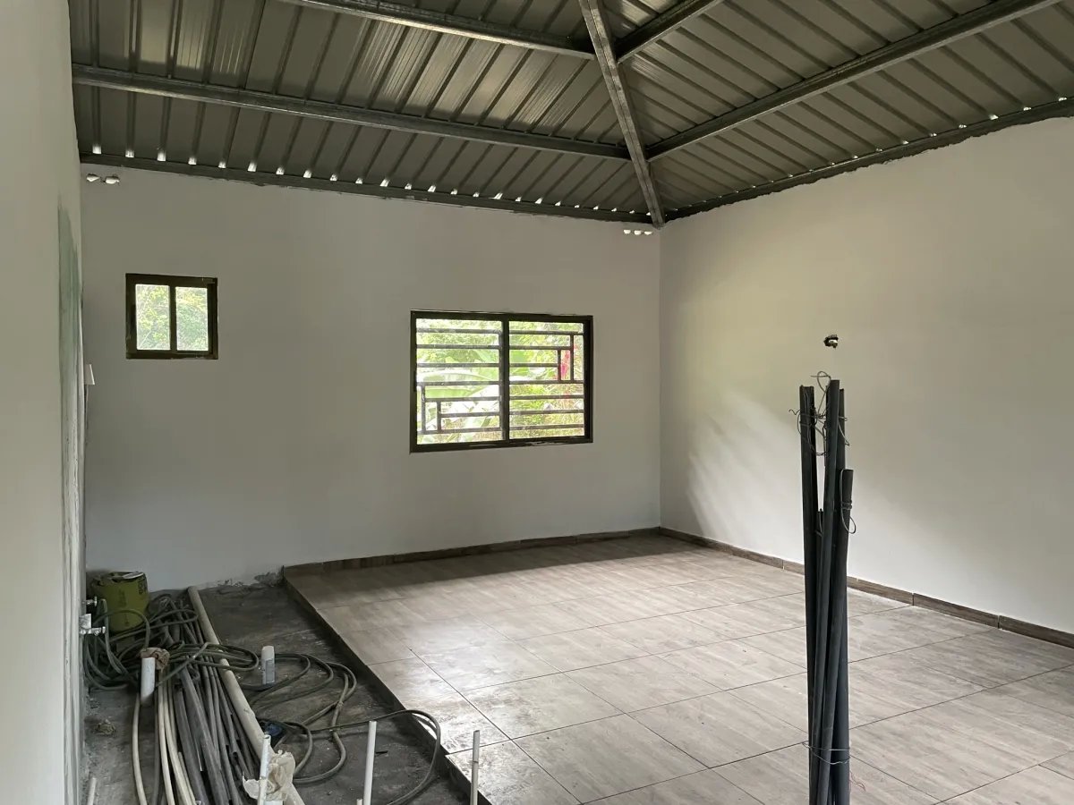 Casa casi terminada en un gran terreno en dolega