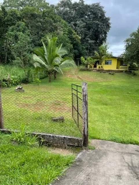 Lote tranquilo pero céntrica en las lajas, a 10 minutos de la playa