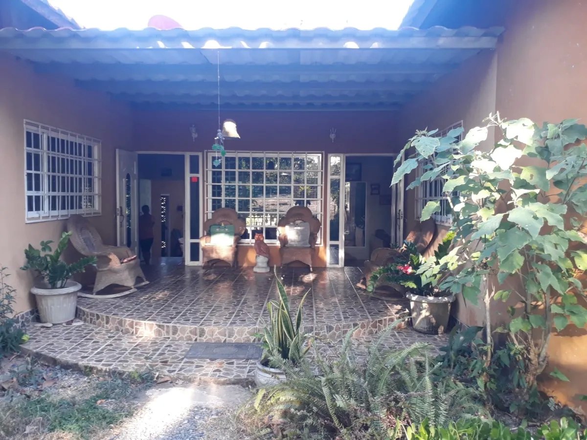 Casa en venta en el centro del municipio de guarumal, veraguas. cerca ...