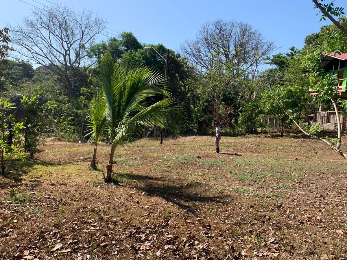 Se vende propiedad de 800 metros cuadrados, frente al mar. playa lagartero, santa catalina
