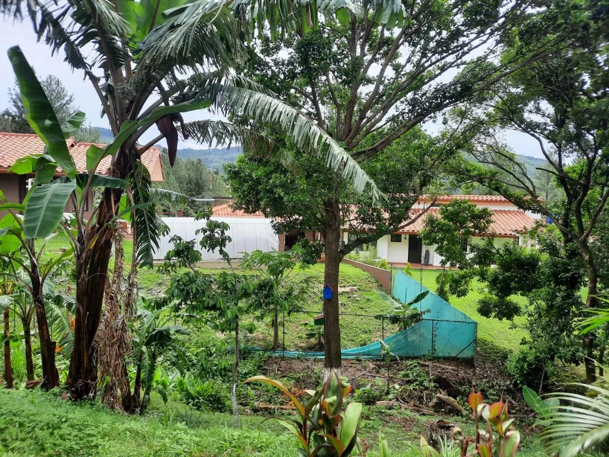 Fácil casa en la montaña segura comunidad cerrada