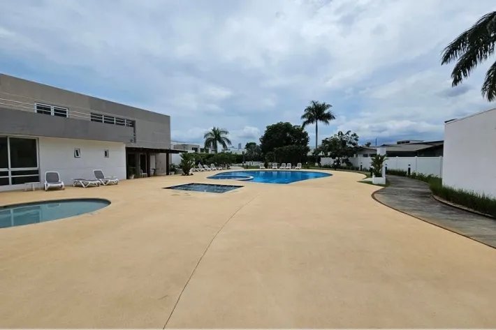 Venta de casa en villa sur, costa sur