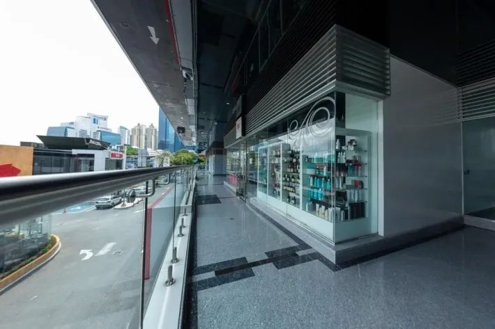 Alquiler de local comercial en vía brasil con vía israel, ciudad de pa...