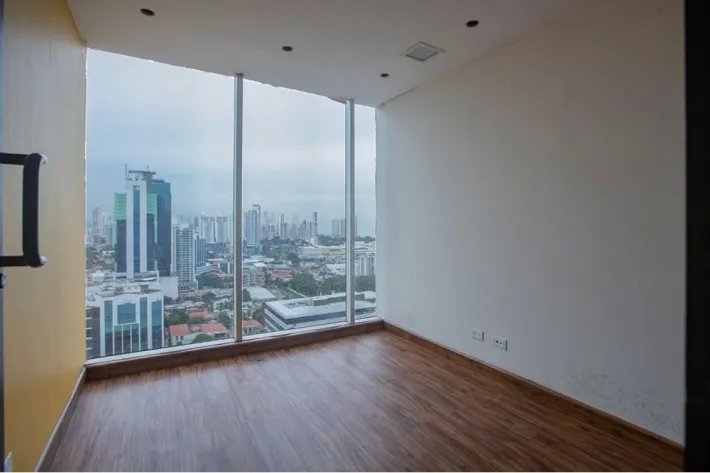 Venta de oficina en área bancaria, obarrio