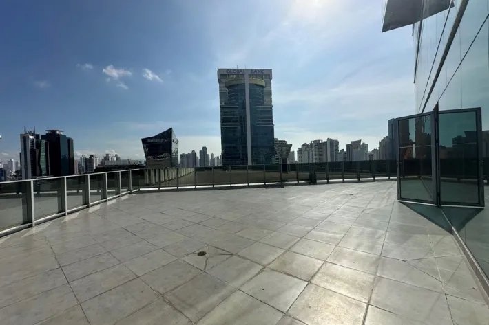 Se vende oficina en calle 50, bella vista