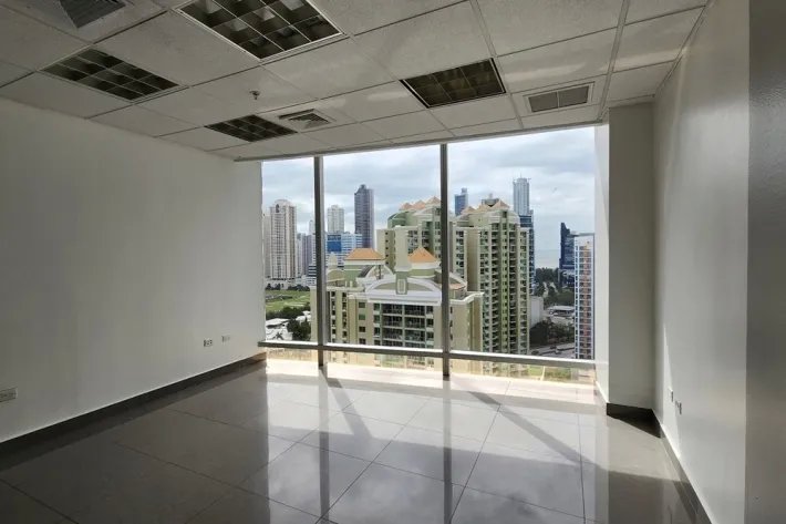 Alquiler de oficina vacía en ph torre aseguradora ancón, costa del este