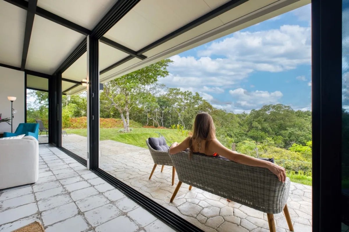 Nueva casa de buen gusto en un lote de ensueño río en la tranquilidad ...