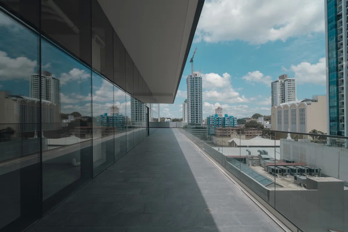 Alquiler de local comercial para restaurante en edificio armani