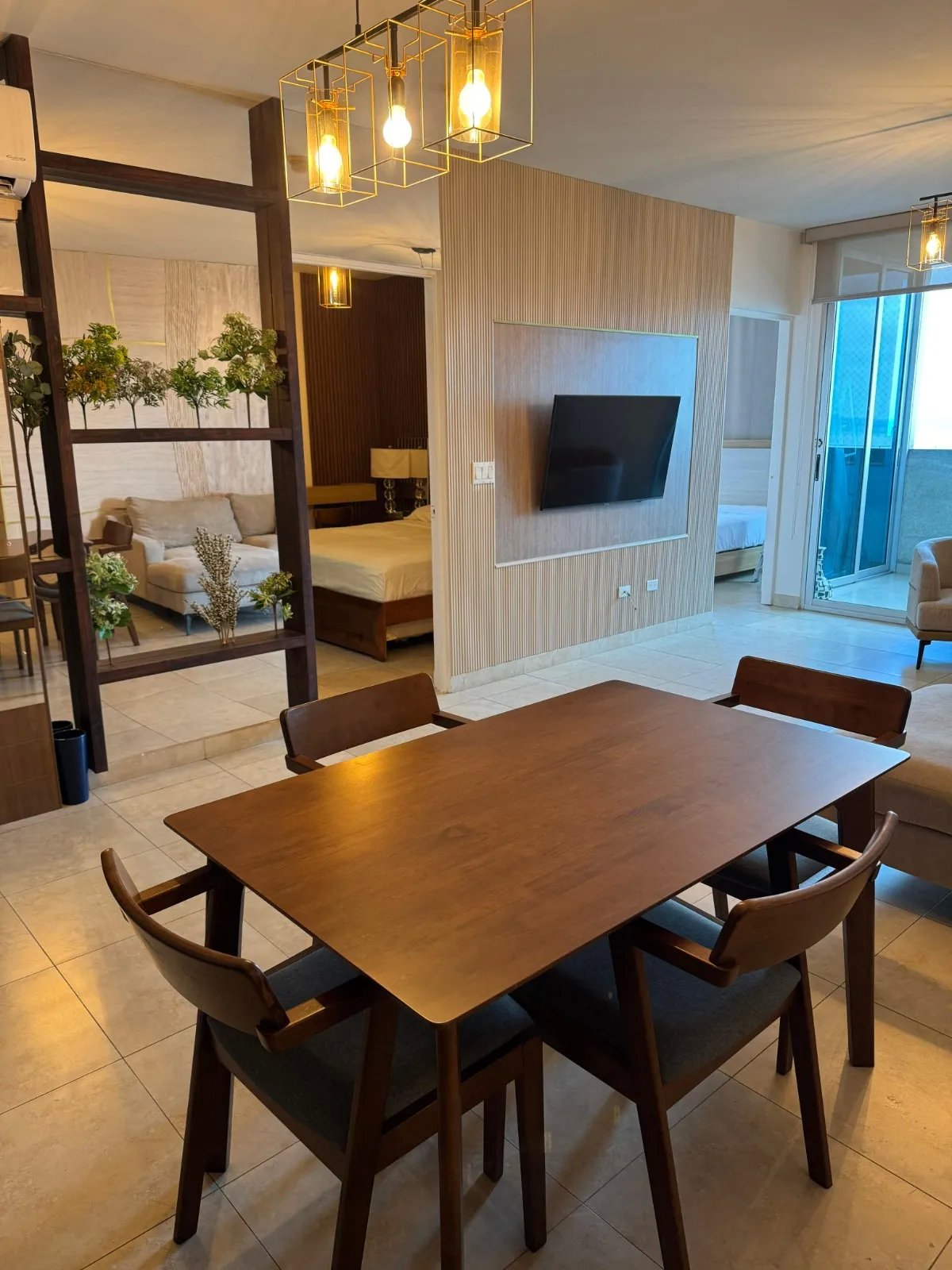 Se alquila apartamento amoblado moderno, en la av. balboa