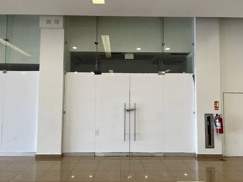 Se vende o alquila local comercial en westland mall
