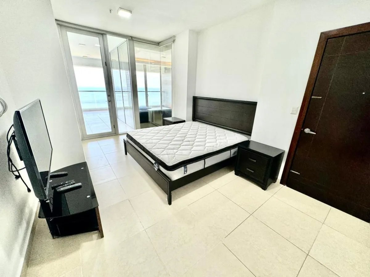 Venta de apatamento amoblado en ph rivage, ave. balboa