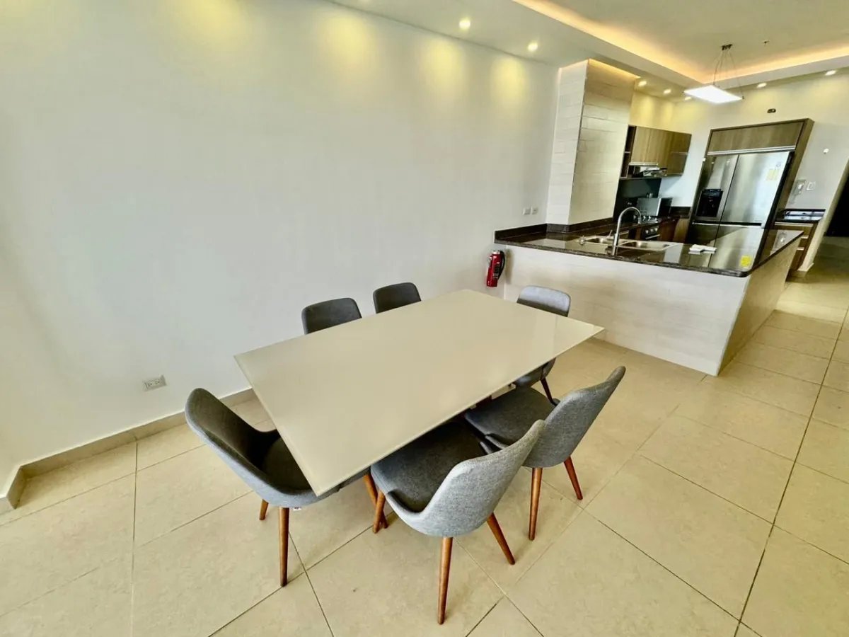 Venta de apatamento amoblado en ph rivage, ave. balboa