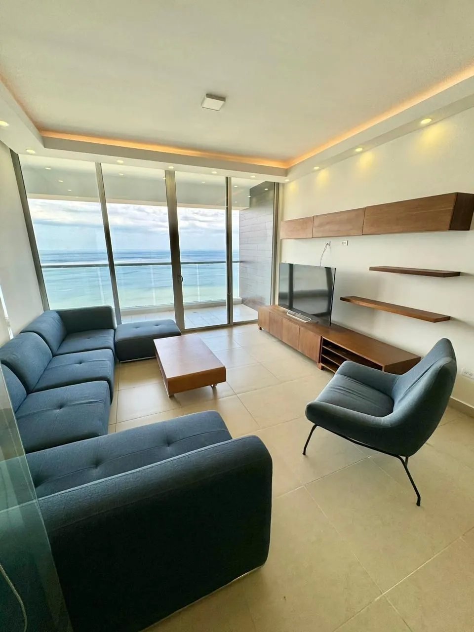 Venta de apatamento amoblado en ph rivage, ave. balboa