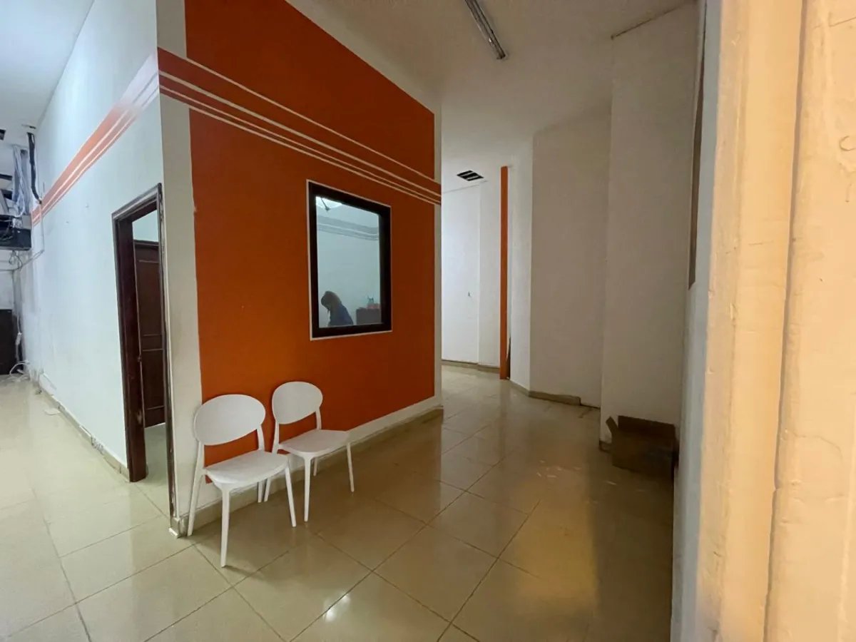 Se vende local de 1264 m2 en albrook mall