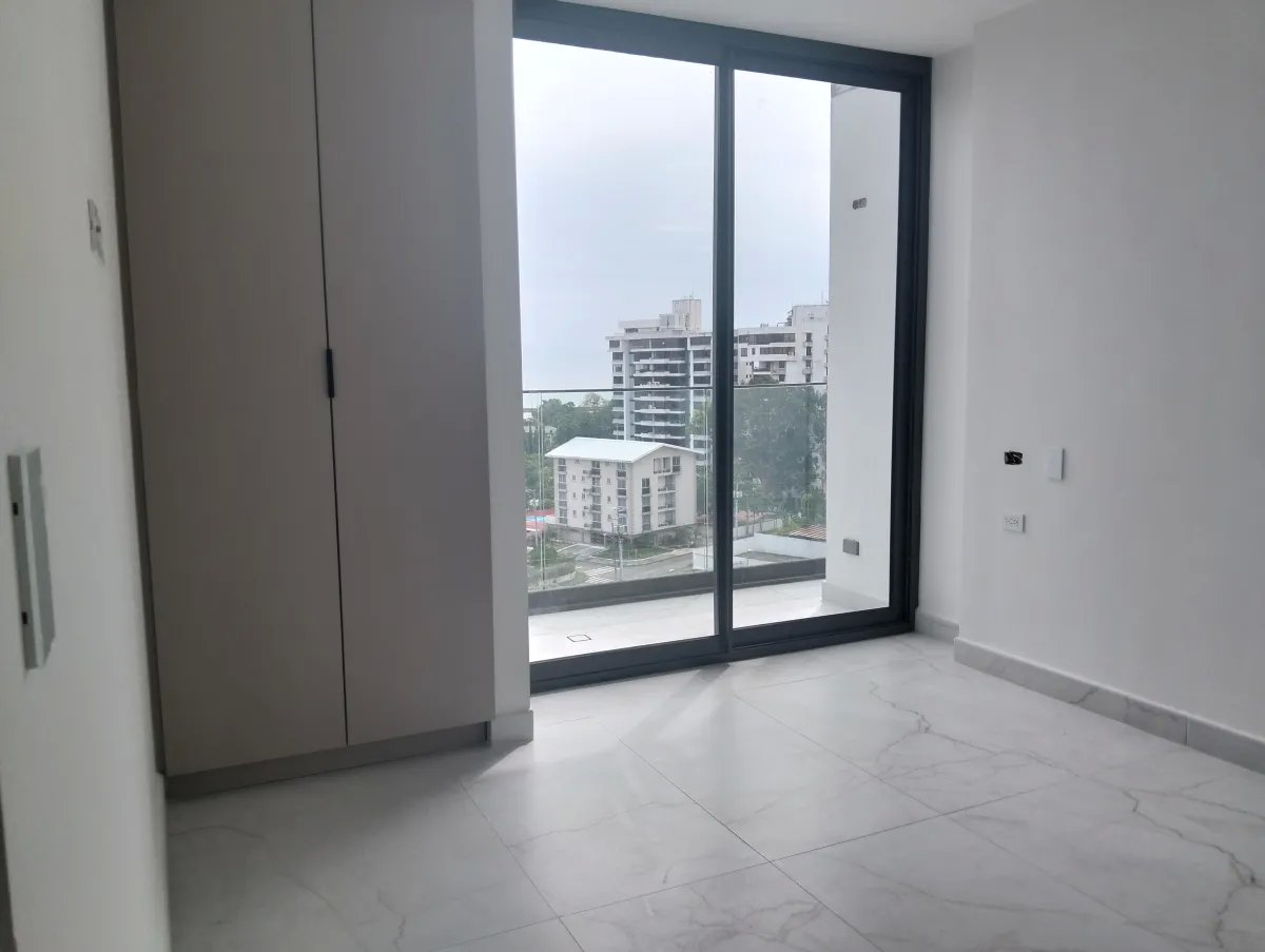 Nuevo y exclusivo apartamento cerca de costa del este/new & exclusive apartment close to costa del este