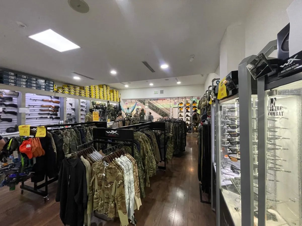 Se vende local planta baja en albrook mall