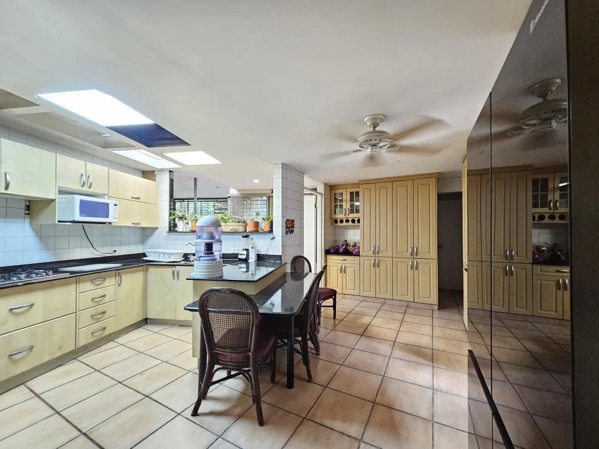 Venta de casa con terreno - en el carmen por debajo del avaluo