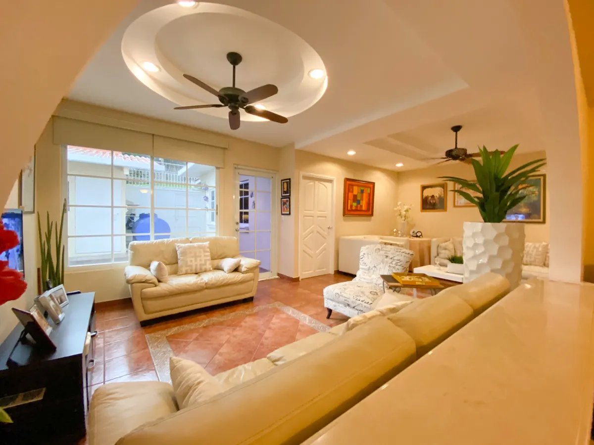 Se vende casa en betania