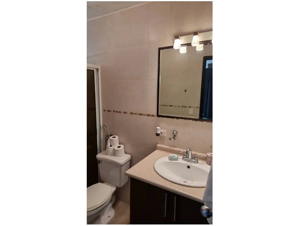 Alquiler de apartamento amoblado en obarrio, piso alto