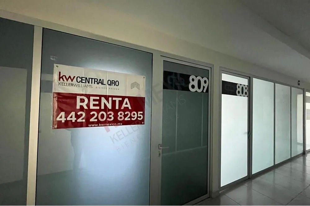 Renta consultorio en wtc juriquilla, querétaro piso 8