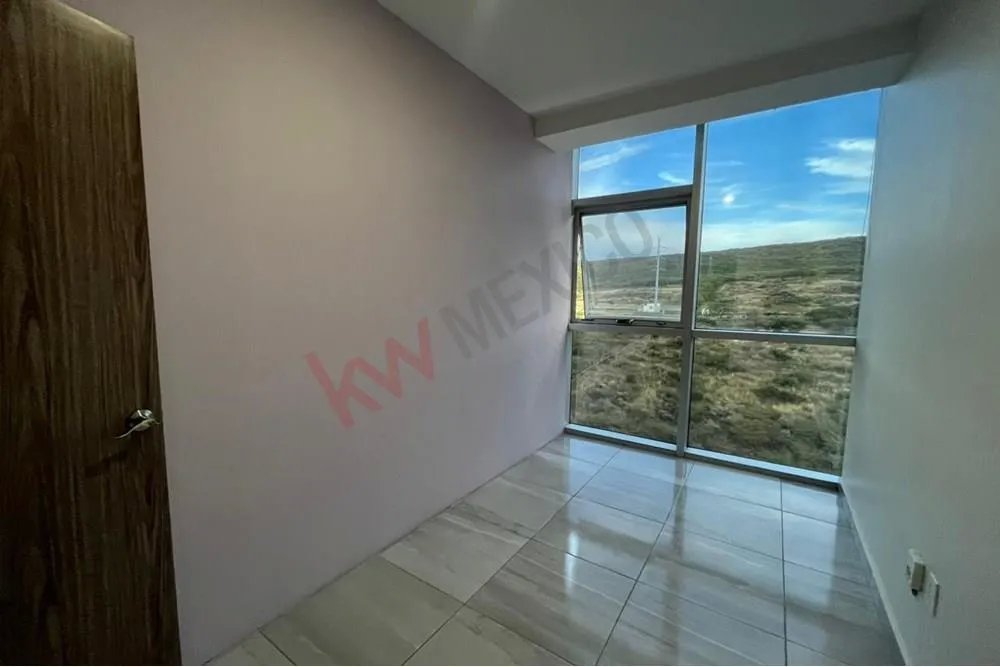 Renta consultorio en wtc juriquilla, querétaro piso 8