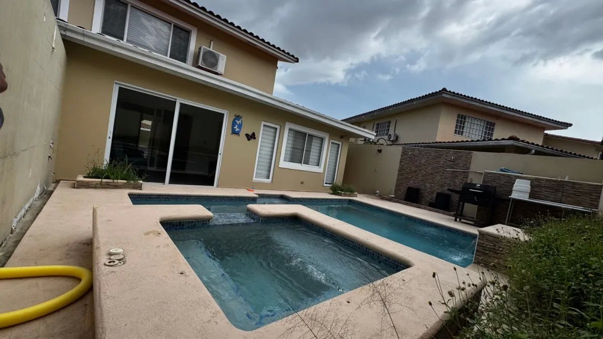 Venta de casa en ph villa tivolii, villas del golf