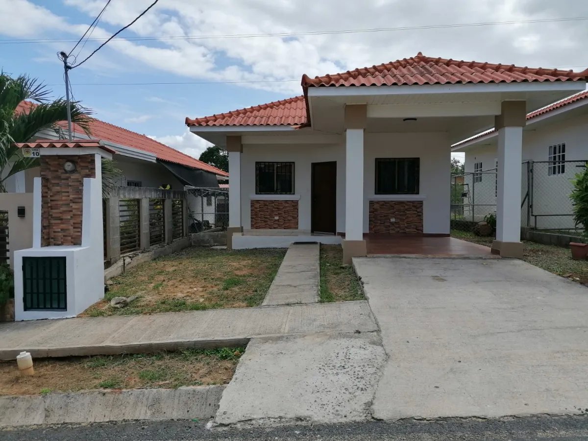 Alquiler de casa amoblada en la arena, chitré