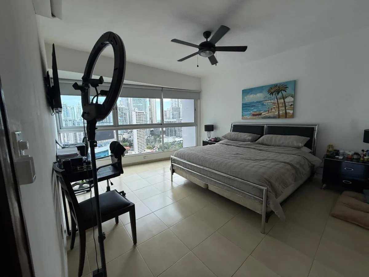 Apartamento en venta en grandbay tower