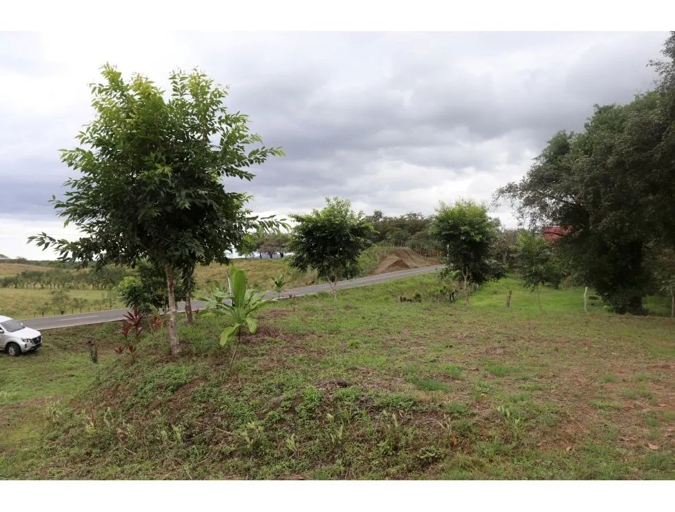 Venta de lote en cañas  cerca de playa venao
