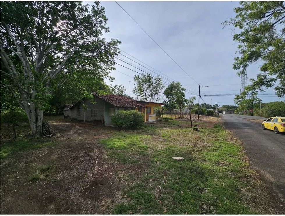 Se vende propiedad en centro de santa ana, los santos