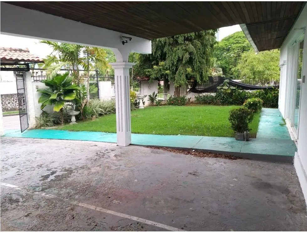 Venta/alquiler de casa comercial en vía porras