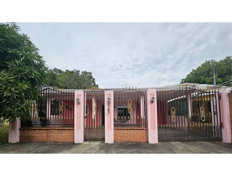 Alquiler de casa en barriada los pinos, las tablas