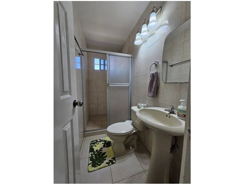 Venta/alquiler de casa en villas del golf, chitré