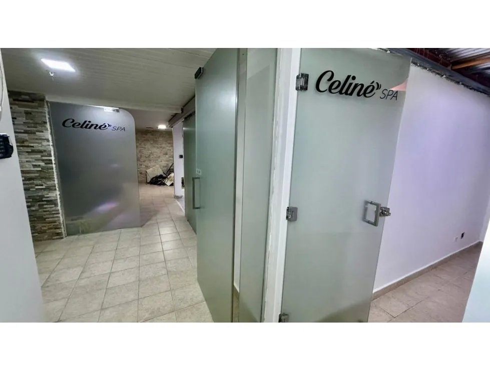 Se vende/alquila local comercial en plaza costa sur  486 m²