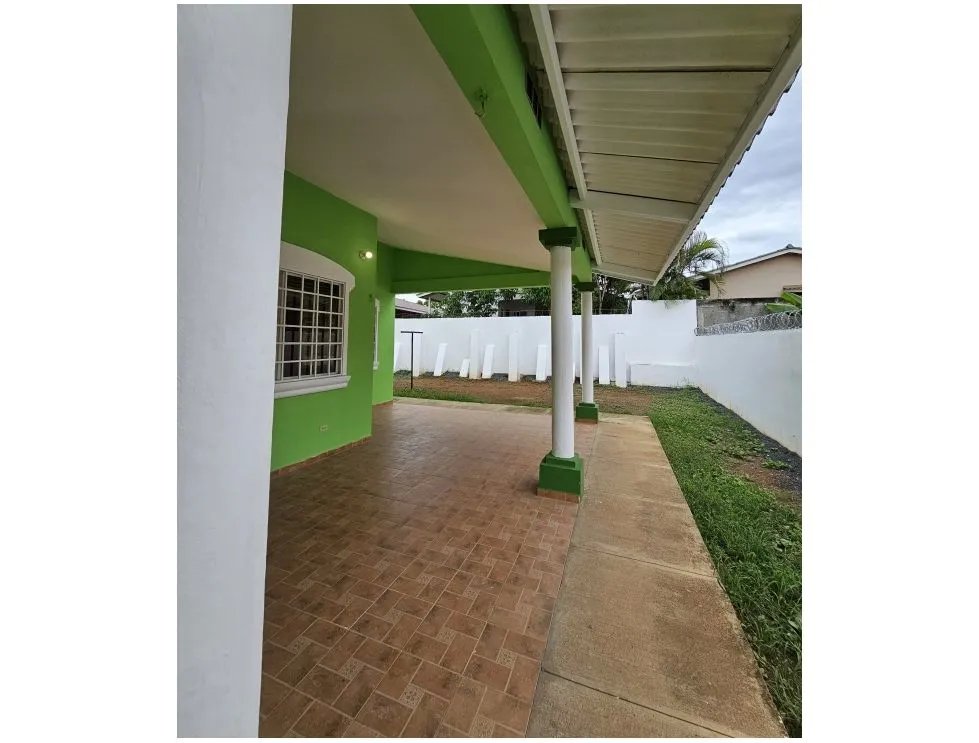 Alquiler de casa amoblada en brisas de guayacanes, chitré