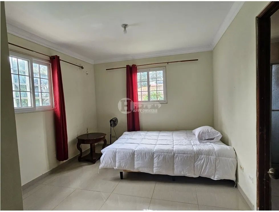 Venta de casa con piscina en calle jesús nazareno, chitré