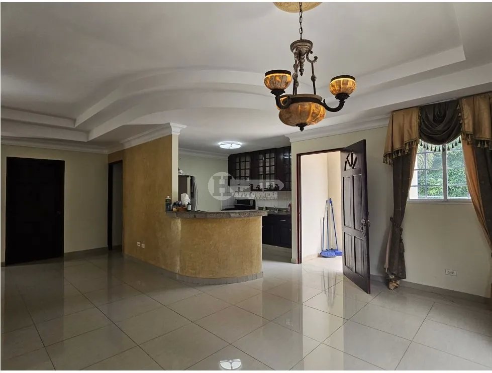 Venta de casa con piscina en calle jesús nazareno, chitré